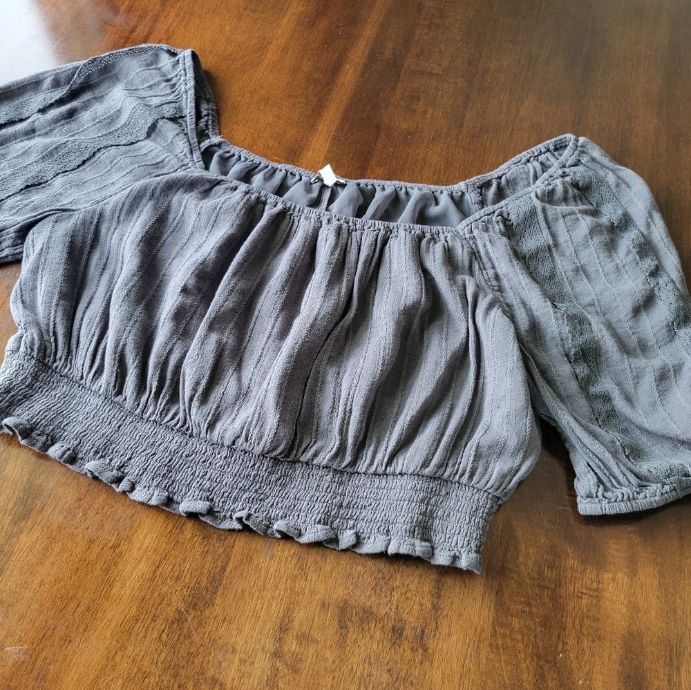 American Eagle Bell Sleeve Crop Top Size XL